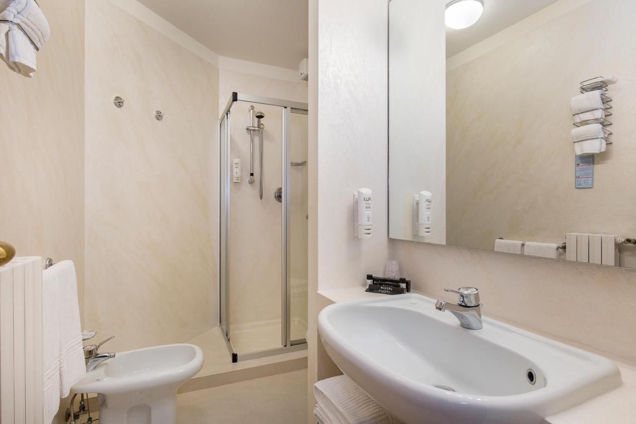 Casa Alle Colonne By Hotel Ancora Verbania Zewnętrze zdjęcie