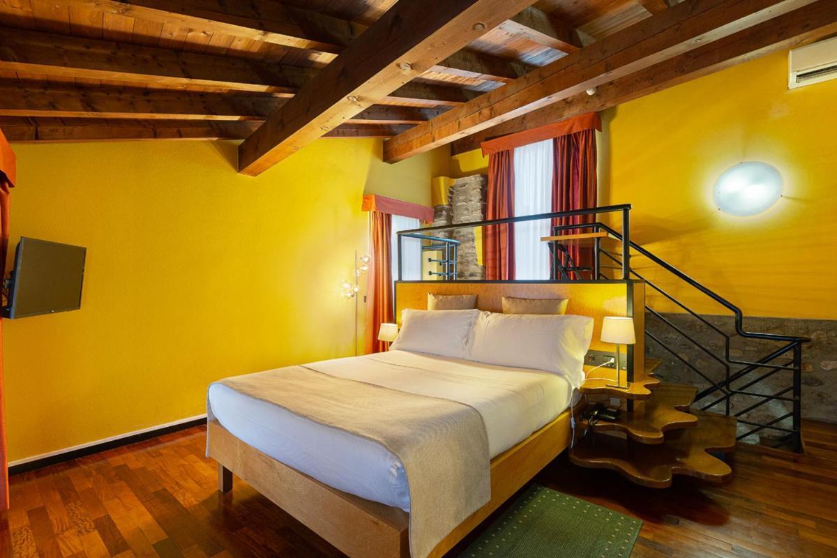 Casa Alle Colonne By Hotel Ancora Verbania Zewnętrze zdjęcie