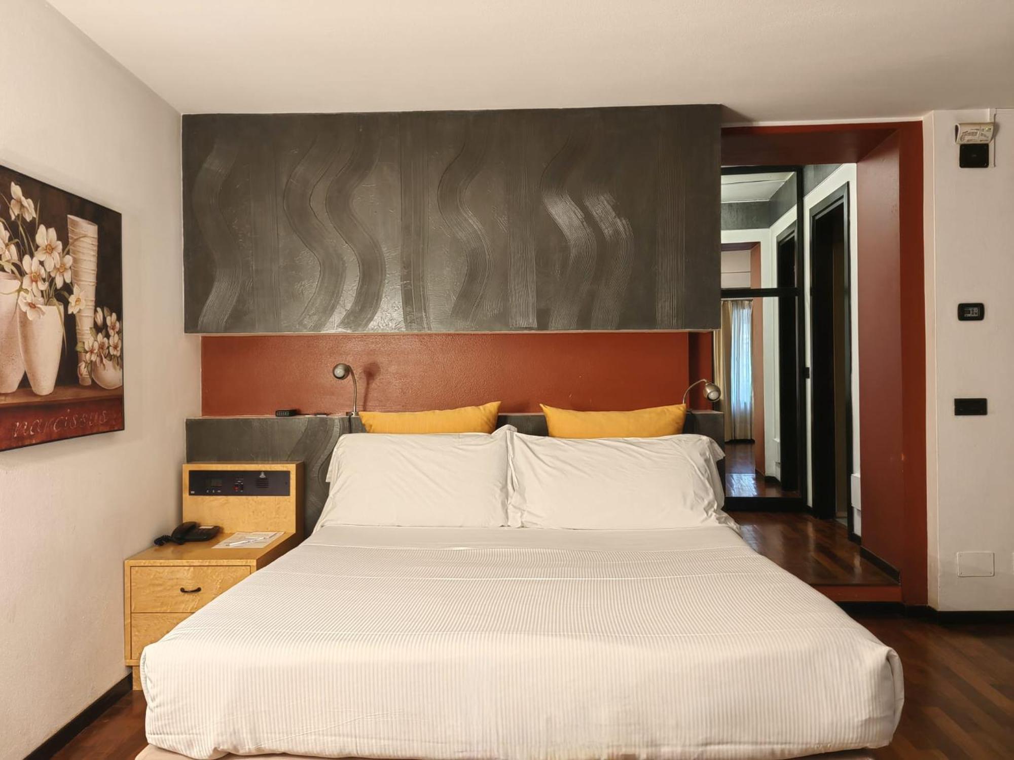 Casa Alle Colonne By Hotel Ancora Verbania Zewnętrze zdjęcie